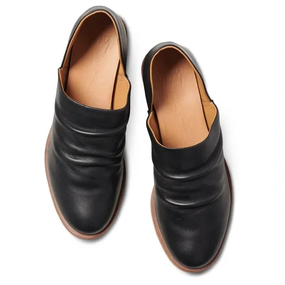 NIB Beek Puffin Bootie Flats - Black Leather - Picture 4 of 9